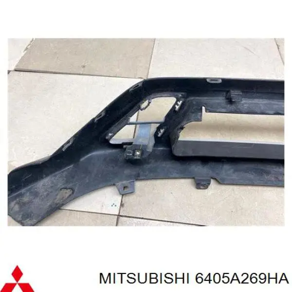 Купить 6405A331XA Mitsubishi Накладка бампера переднего