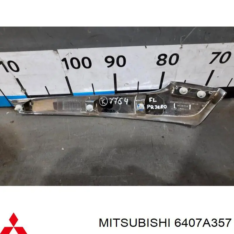 Молдинг бампера переднего левый Mitsubishi 6407A357 цена, от 116.44 USD