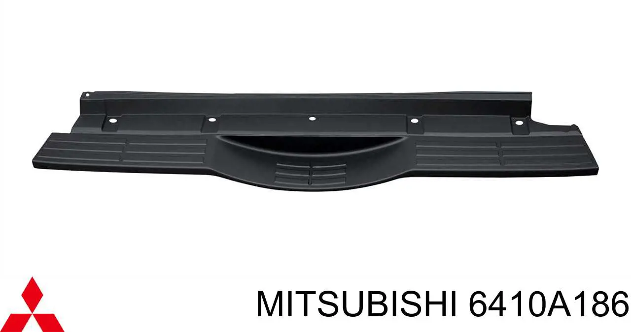 Накладка бампера заднего верхняя защитная (ступень-подножка) на Mitsubishi Pajero IV LONG 