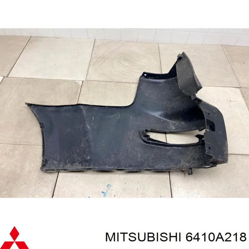 6410A218 Mitsubishi бампер задний, правая часть