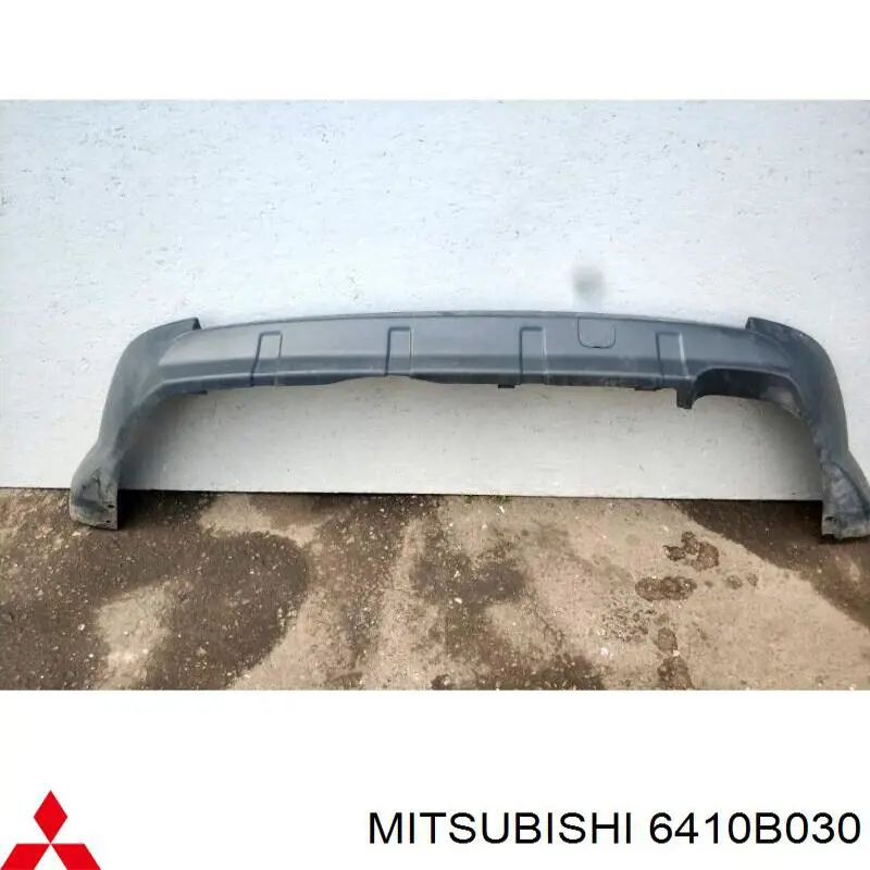 6410B030 Mitsubishi pára-choque traseiro