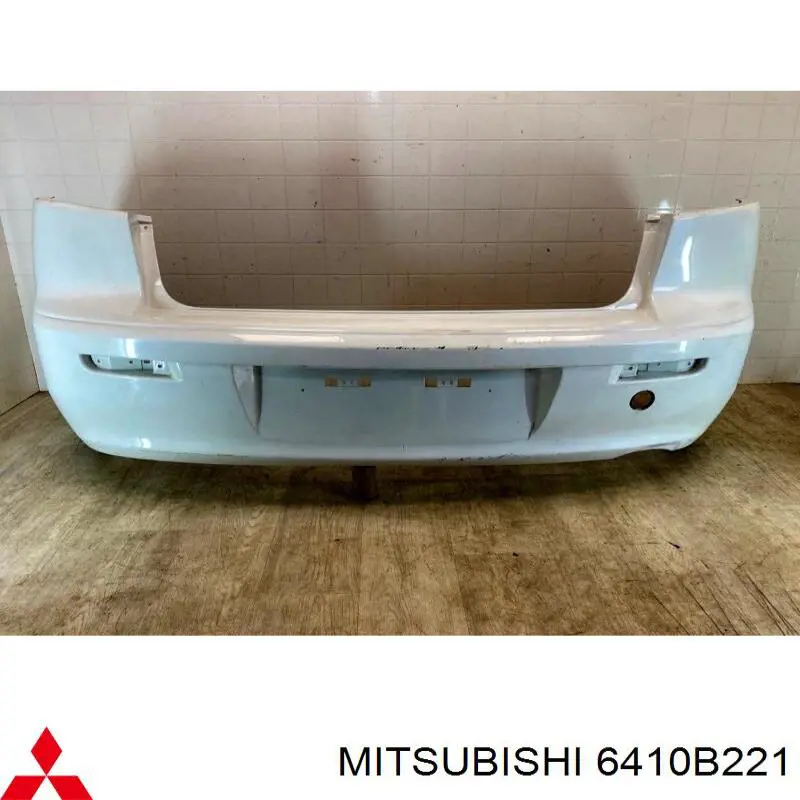 Задний бампер 6410B172BC Mitsubishi