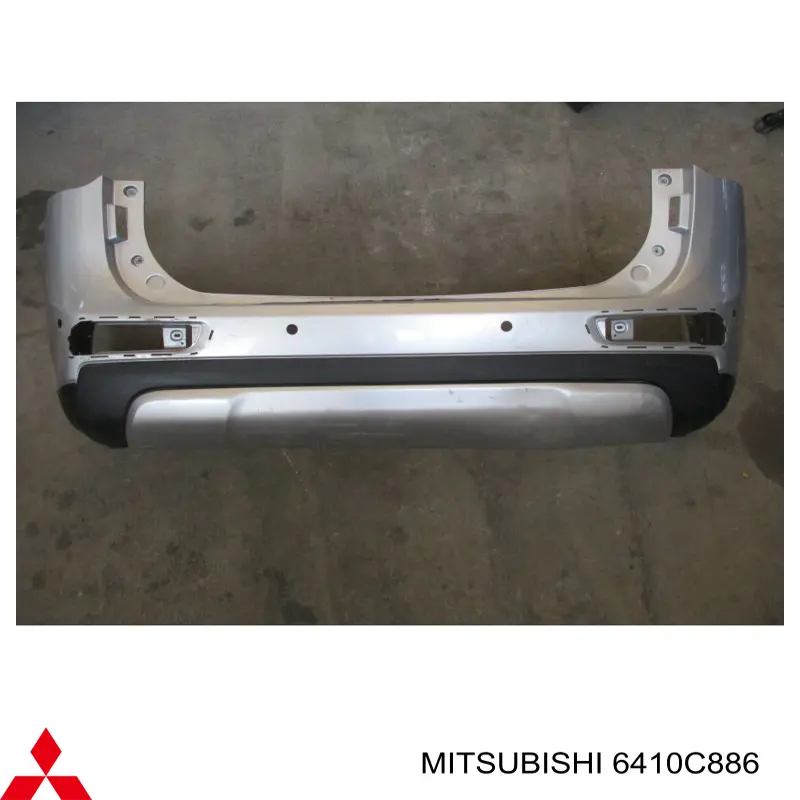 6410C886 Mitsubishi бампер задний