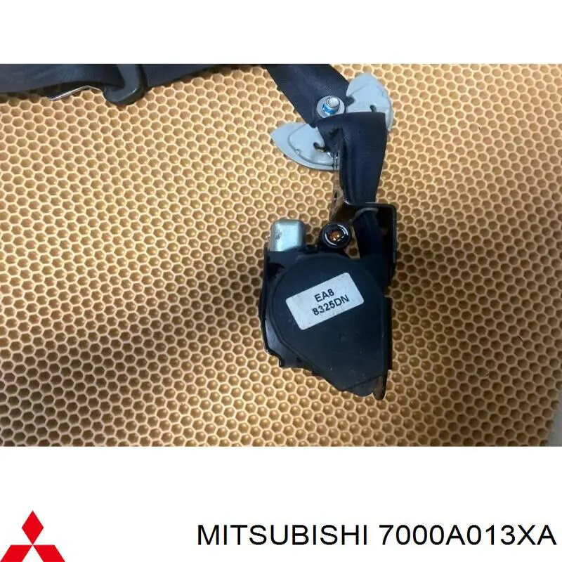 Купить 7000A013XA Mitsubishi Левый ремень безопасности