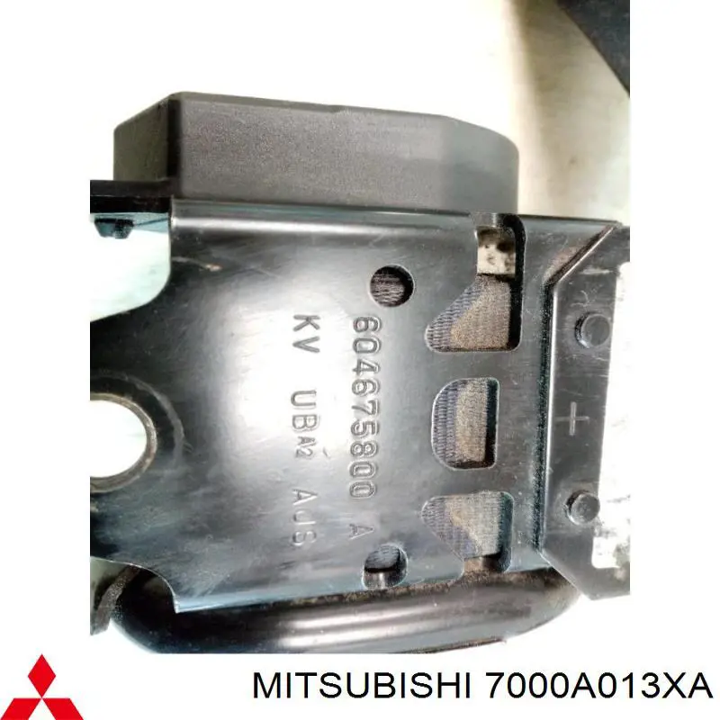 Левый ремень безопасности 7000A013XA Mitsubishi