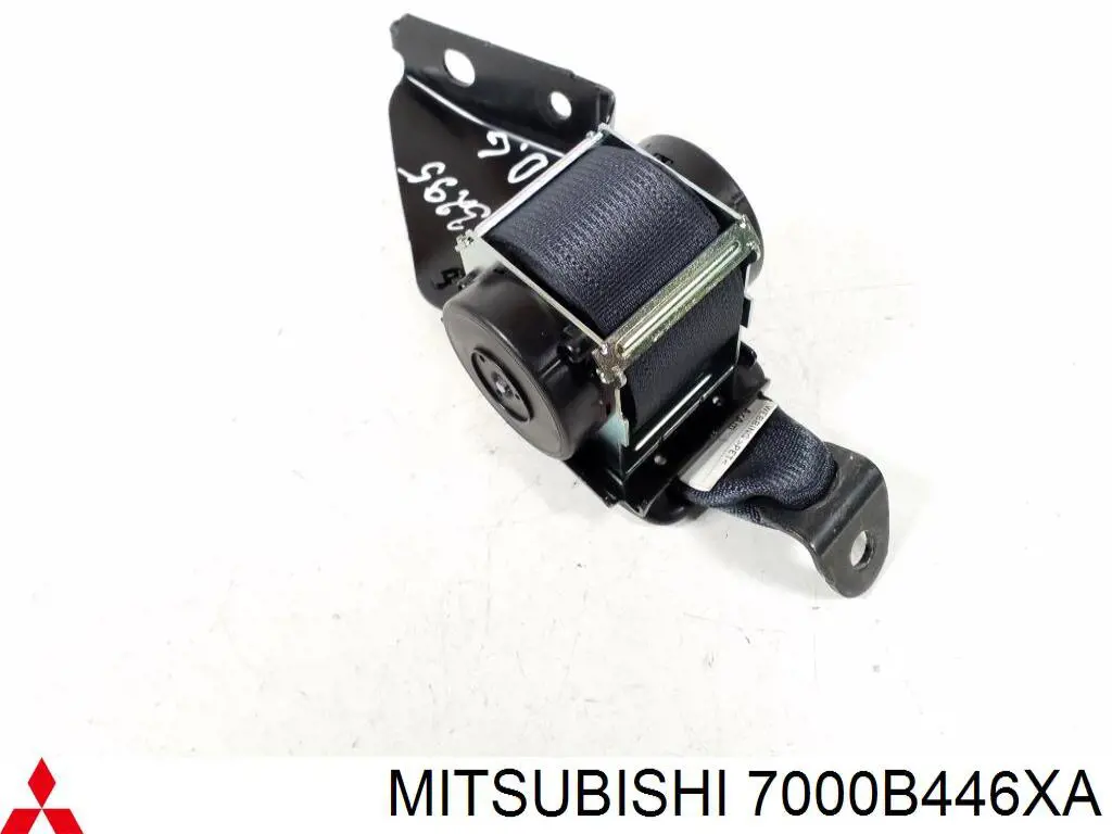 7000B446XA Mitsubishi Ремень безопасности задний