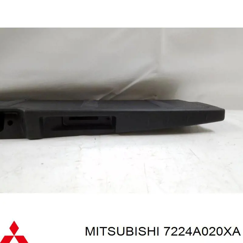 7224A020XA Mitsubishi revestimento (cobrimento de tampa de porta-malas (de 3ª/5ª porta traseira))