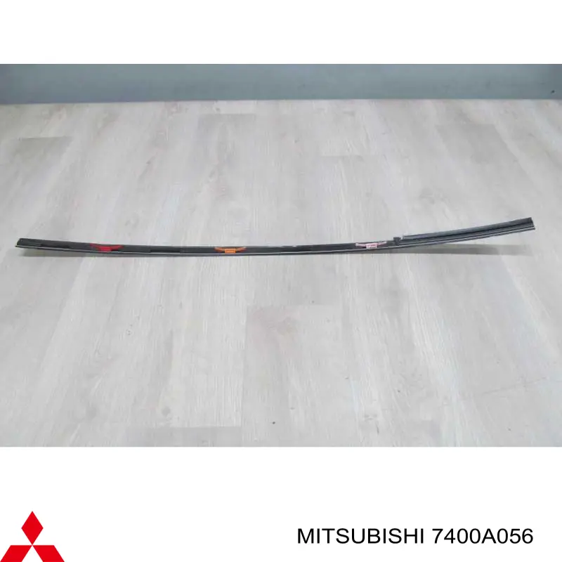 7400A056 Mitsubishi moldura do teto direita