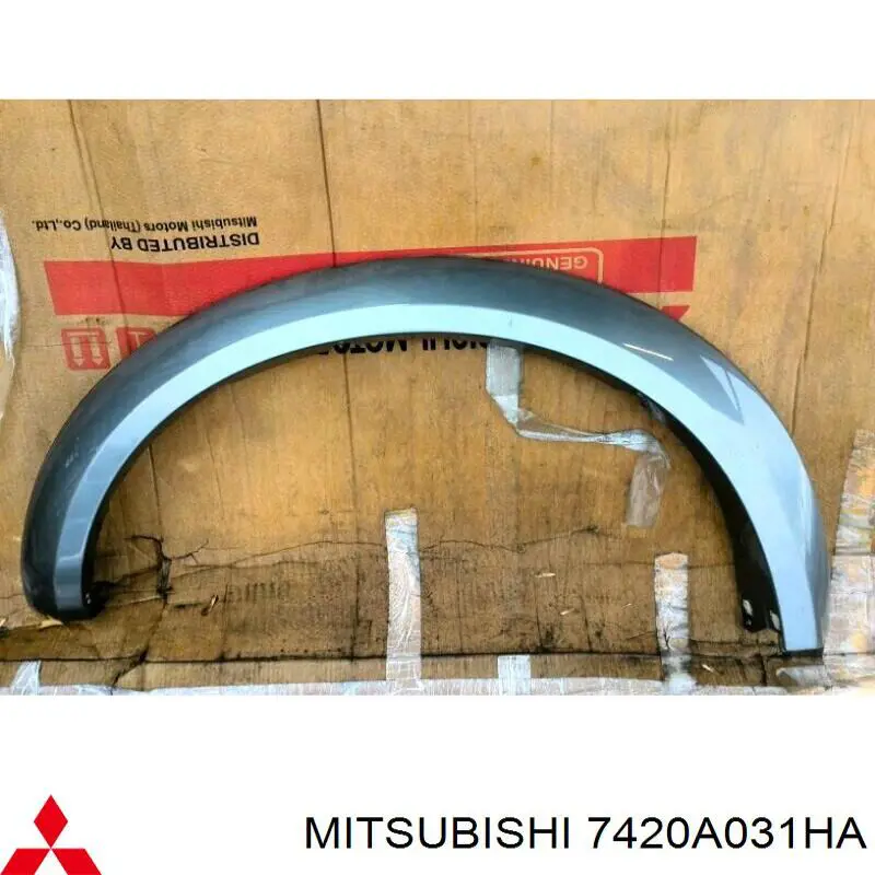 Расширитель (накладка) арки переднего крыла левый 7420A031HA Mitsubishi