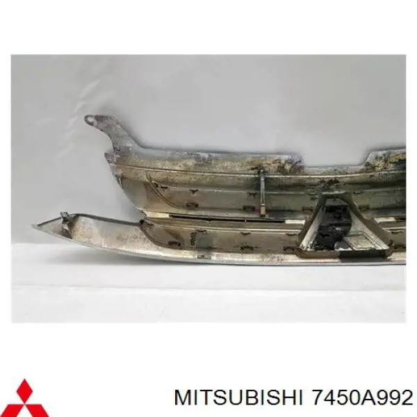7450A992 Mitsubishi Решетка радиатора