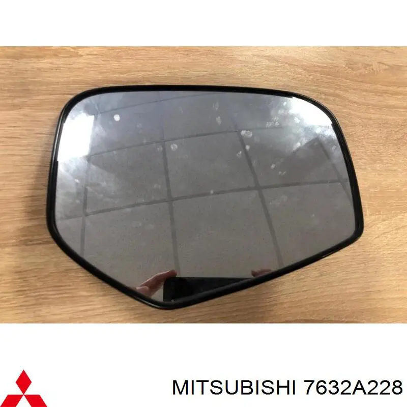 7632A228 Mitsubishi elemento espelhado do espelho de retrovisão direito