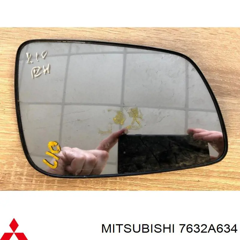Зеркальный элемент зеркала заднего вида правого на Mitsubishi Lancer X SPORTBACK 