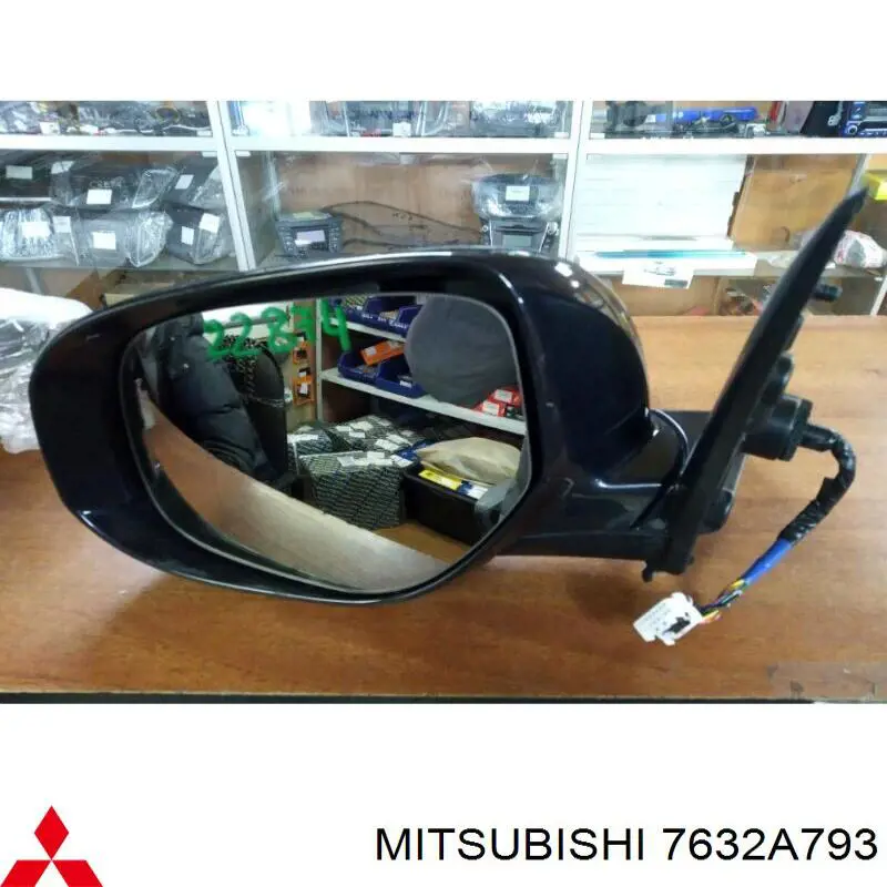 Зеркало заднего вида левое Mitsubishi 7632A793