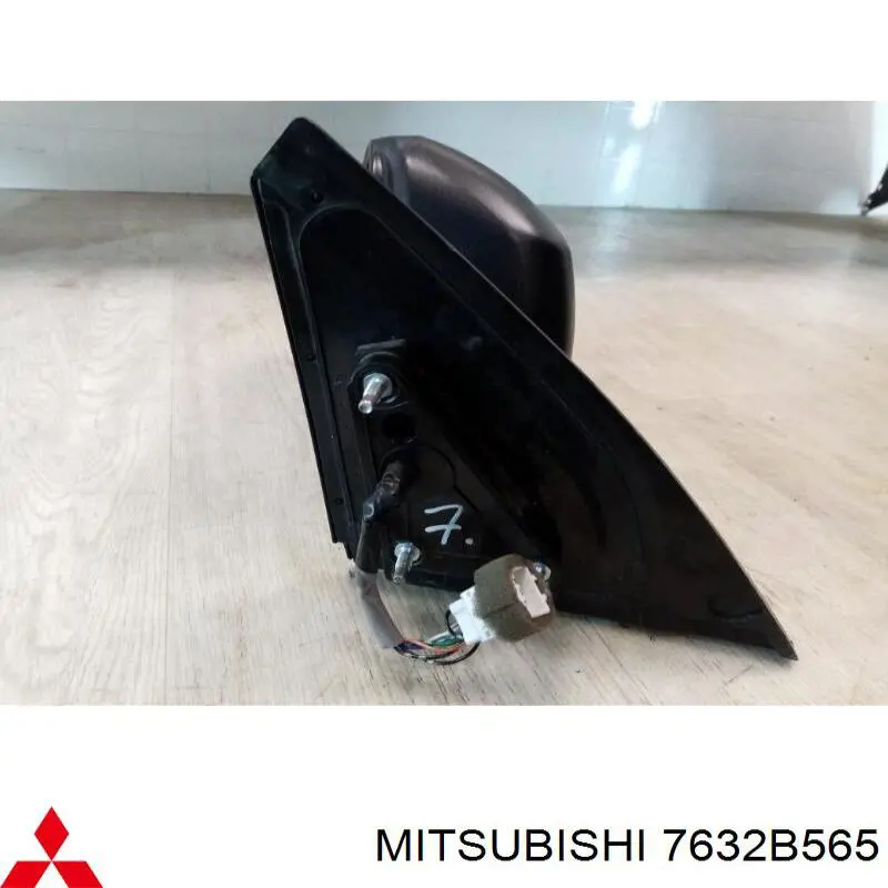 Левое боковое зеркало 7632B565 Mitsubishi