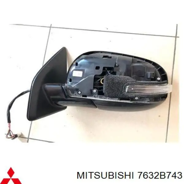 7632B743 Mitsubishi зеркало заднего вида левое