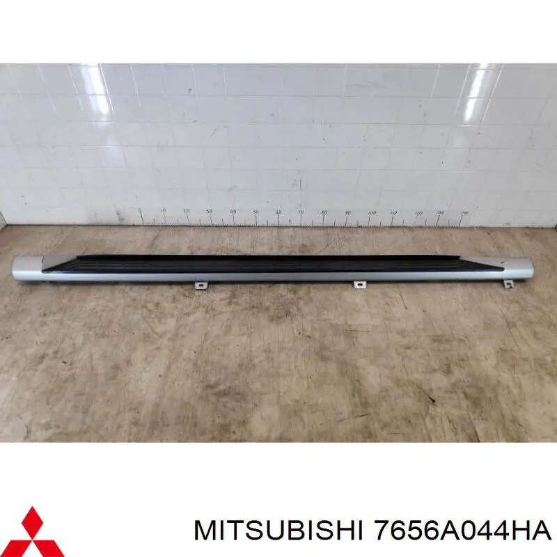 Накладка подножки на Mitsubishi Pajero IV LONG 