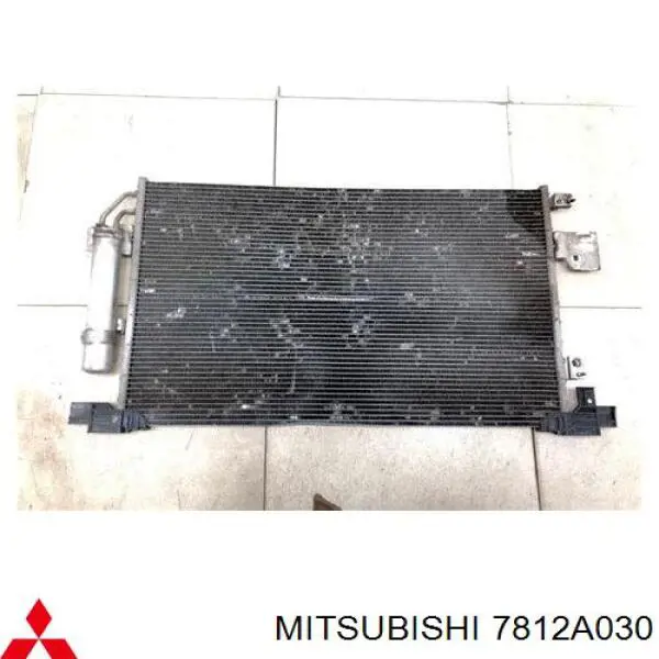 7812A030 Mitsubishi радиатор кондиционера