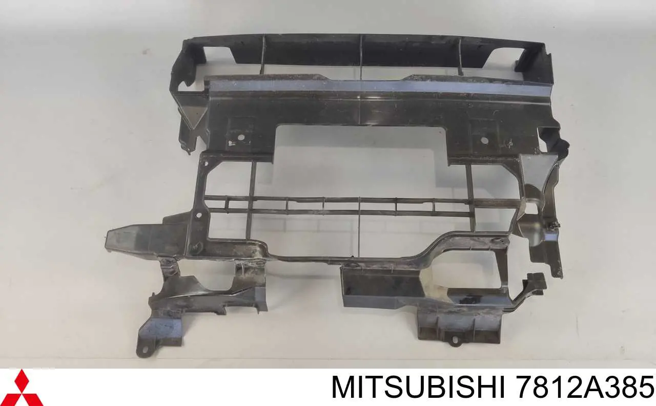 7812A385 Mitsubishi воздуховод (дефлектор радиатора)