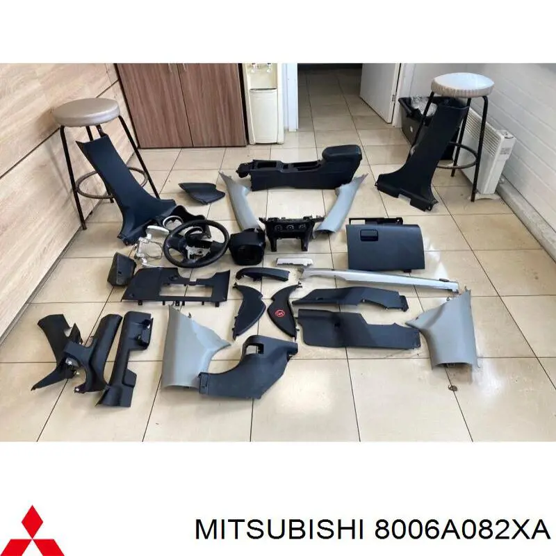 Caixa para porta-luvas (porta-luvas) para Mitsubishi Lancer (CY_A, CZ_A)
