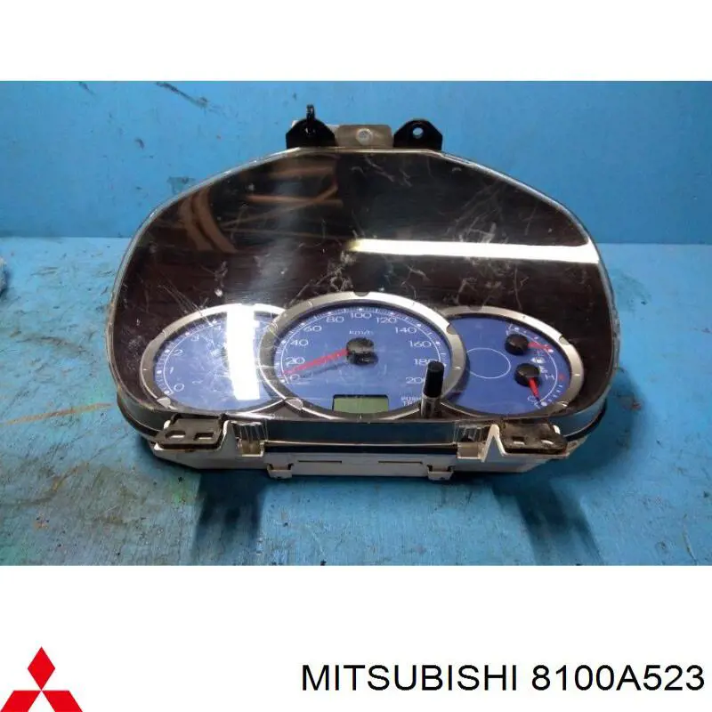 8100A523 Mitsubishi Щиток приборов