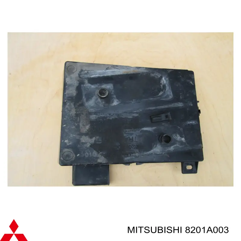 Bandeja de la batería 8201A003 Mitsubishi