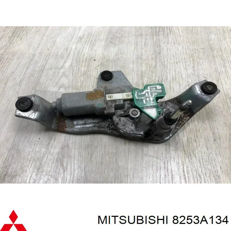 Купить 8253A134 Mitsubishi Мотор стеклоочистителя заднего стекла