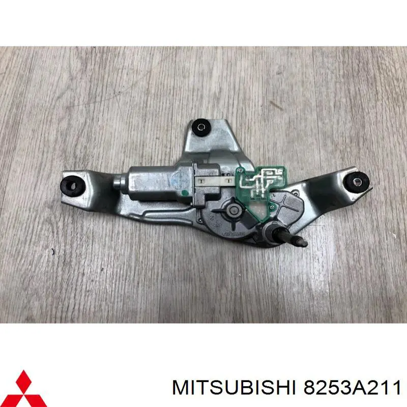 Мотор стеклоочистителя заднего стекла 8253A211 Mitsubishi