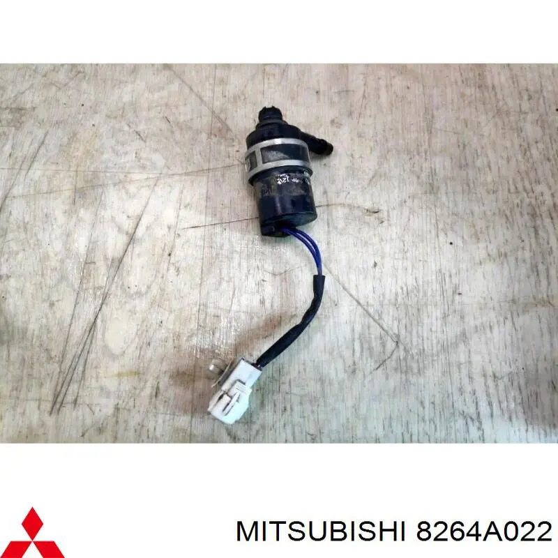 Насос-мотор омывателя фар на Mitsubishi Pajero SPORT 