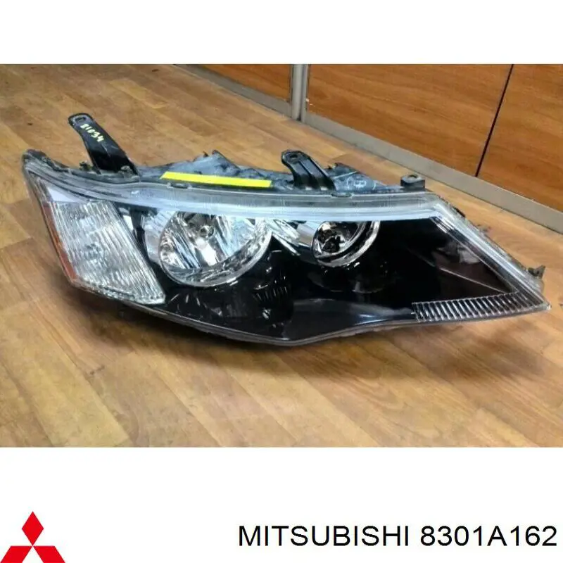 8301A162 Mitsubishi фара правая