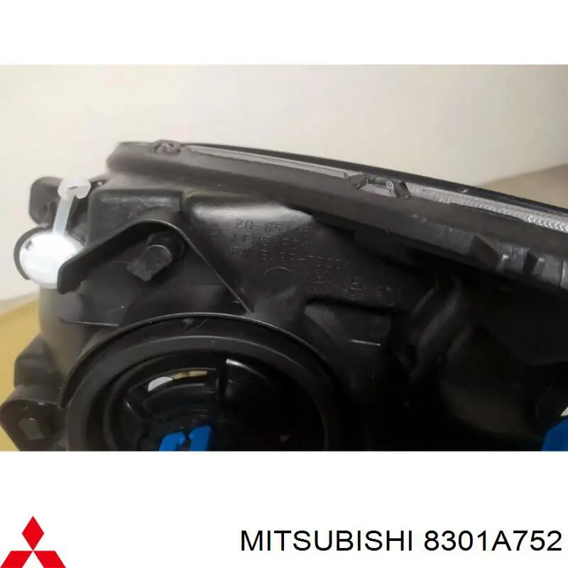 Правая блок фара Mitsubishi 8301A752 цена, от 252.77 USD