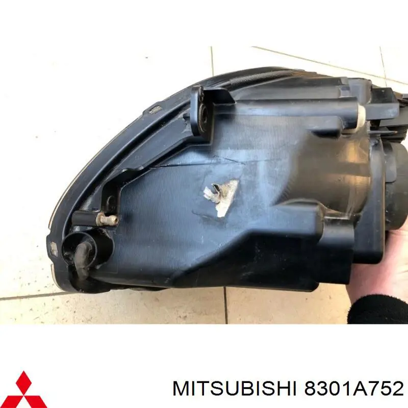 Купить 8301A752 Mitsubishi Фара основная правая