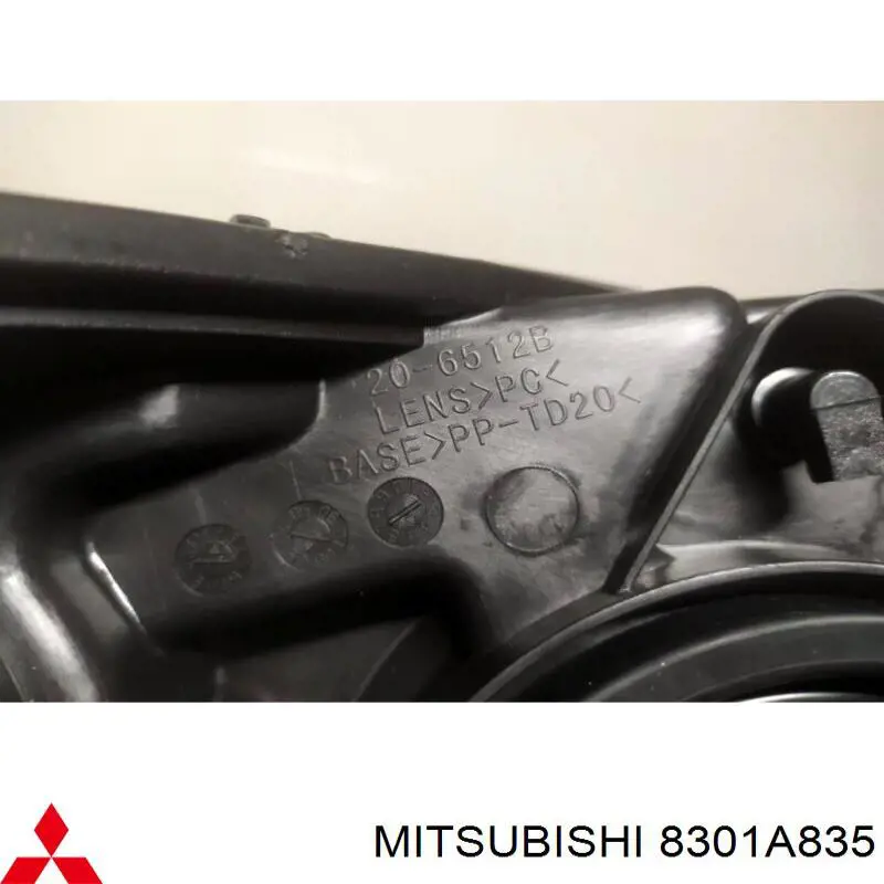8301A835 Mitsubishi Фара