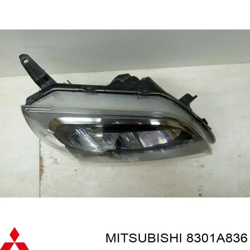Фара передняя правая на Mitsubishi Galant IX DJ, DM