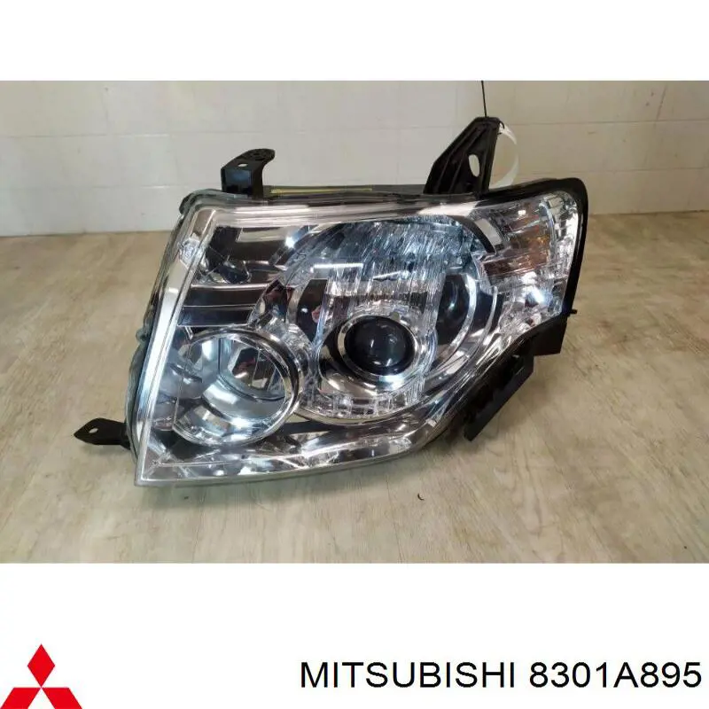 8301B243 Mitsubishi фара левая