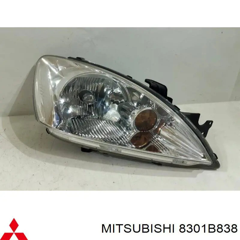 8301B838 Mitsubishi фара правая