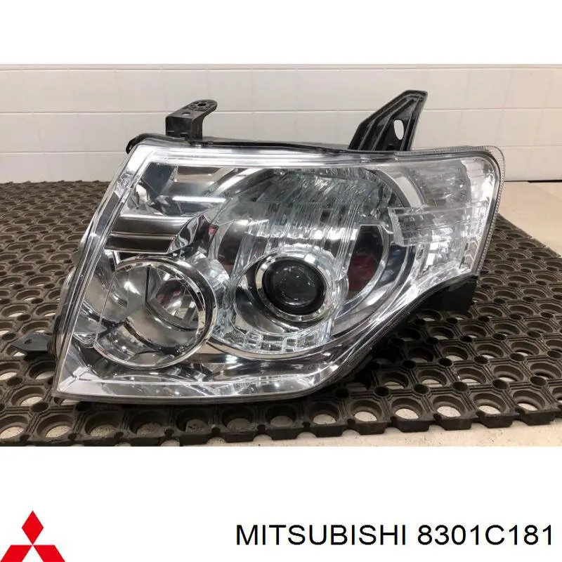 Левая фара 8301C181 Mitsubishi