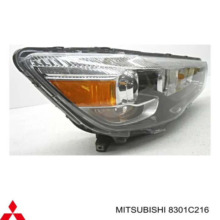 8301C898 Mitsubishi фара правая