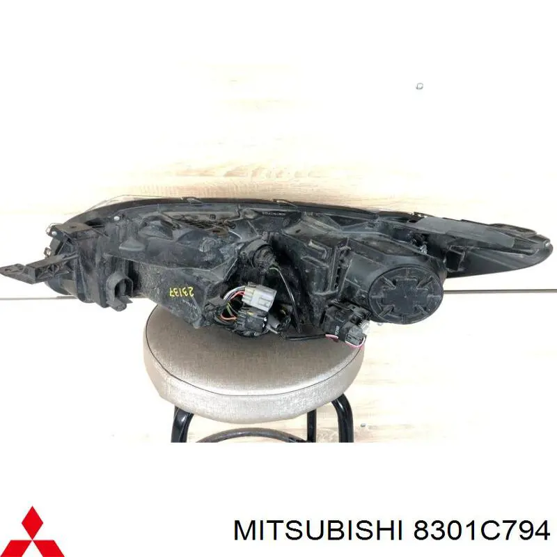 Правая блок фара Mitsubishi 8301D666 цена, от 303.67 USD