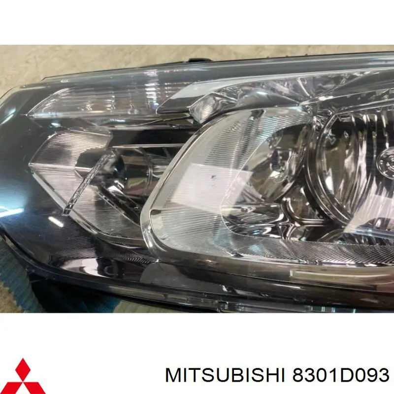 Фара левая Mitsubishi 8301D093 цена, от 215.96 USD