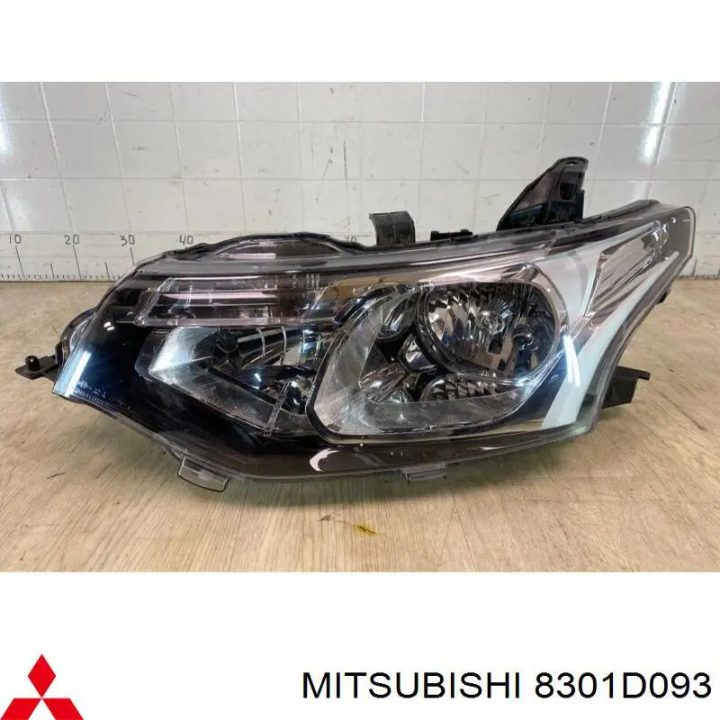 Купить 8301D093 Mitsubishi Фара левая передняя