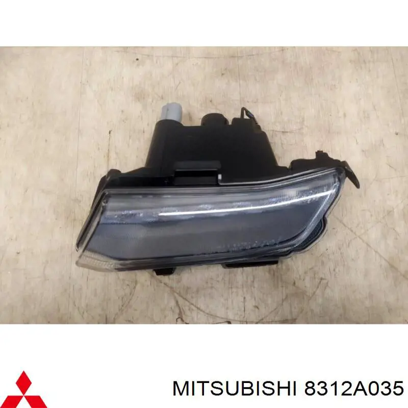 8312A035 Mitsubishi фара дневного света левая