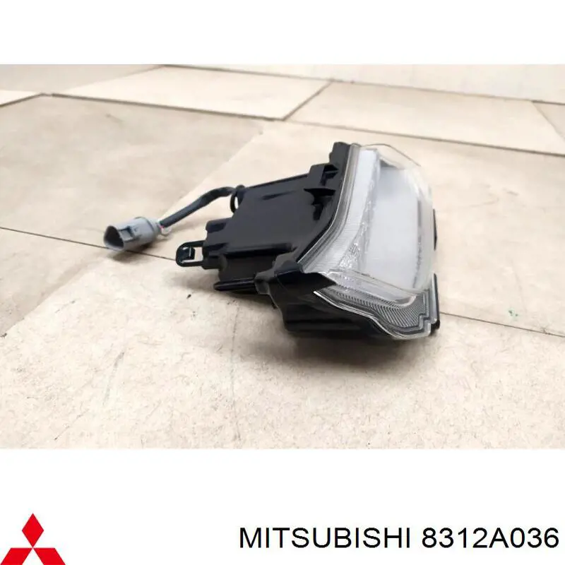 Фара дневного света правая 8312A036 Mitsubishi