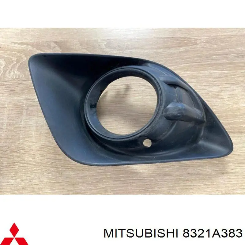 Купить 8321A383 Mitsubishi Ободок фары противотуманной