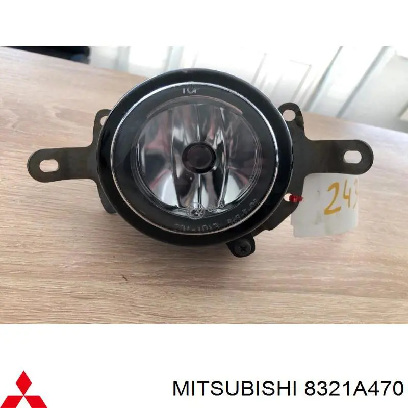 8321A470 Mitsubishi luzes de nevoeiro esquerdas/direitas