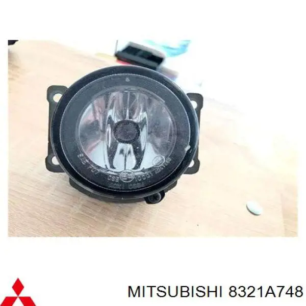 Противотуманная фара Митсубиси Аутлендер GF, GG (Mitsubishi Outlander)