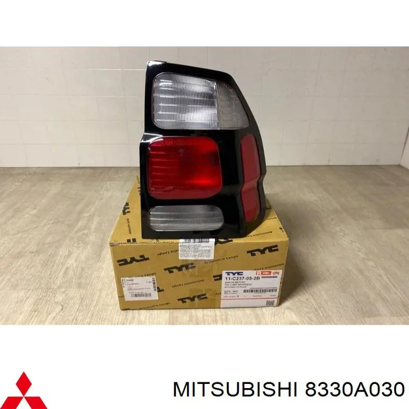  Задний фонарь Mitsubishi Pajero 