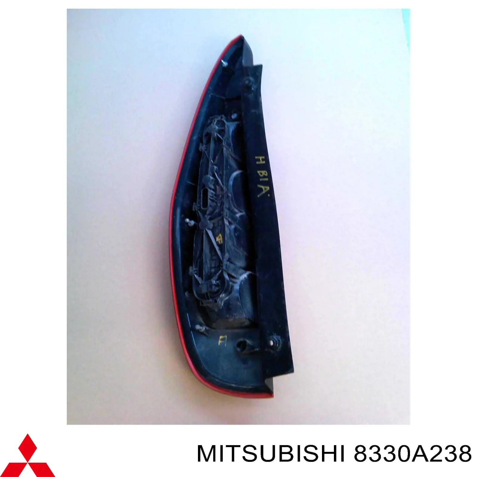 Купить 8330A328 Mitsubishi Задняя правая фара
