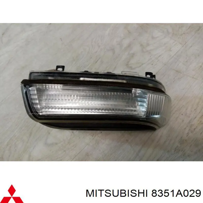 Купить 8351A029 Mitsubishi Указатель поворота зеркала левый
