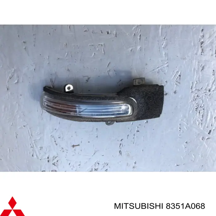 Указатель поворота зеркала, правый Signeda VMBM1057PR цена, от 48.60 USD