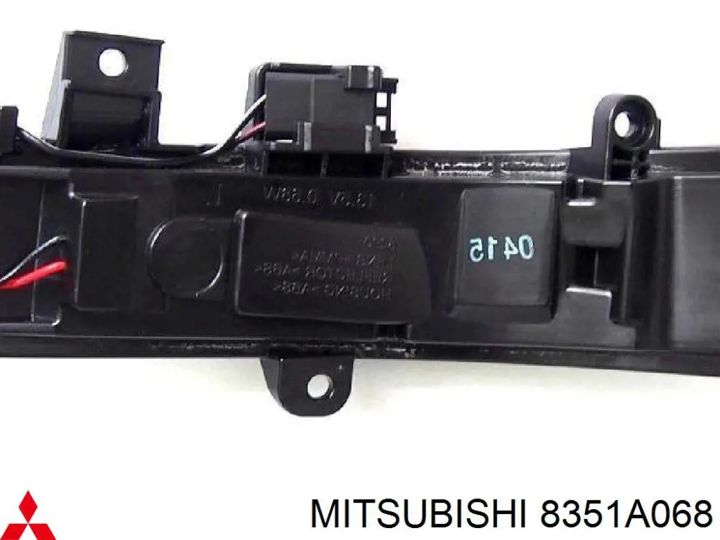 Указатель поворота зеркала правый на Mitsubishi L 200 KA_T, KB_T